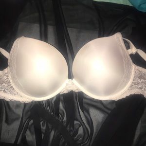 Victoria’s secret 34DD dream angels push up